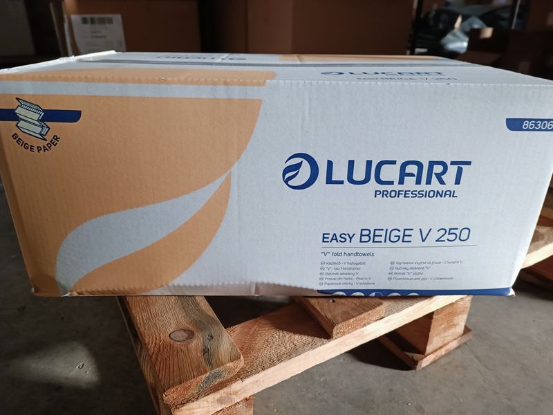LUCART ECO V250 ECO NATUR HAJTOGATOTT KÉZTÖRLŐ 20 db / karton 250 lap/ csom